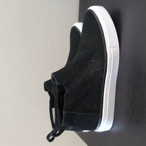 Black Toms suede mid slip on shoes, women's size 6.5 - great for fall weather!